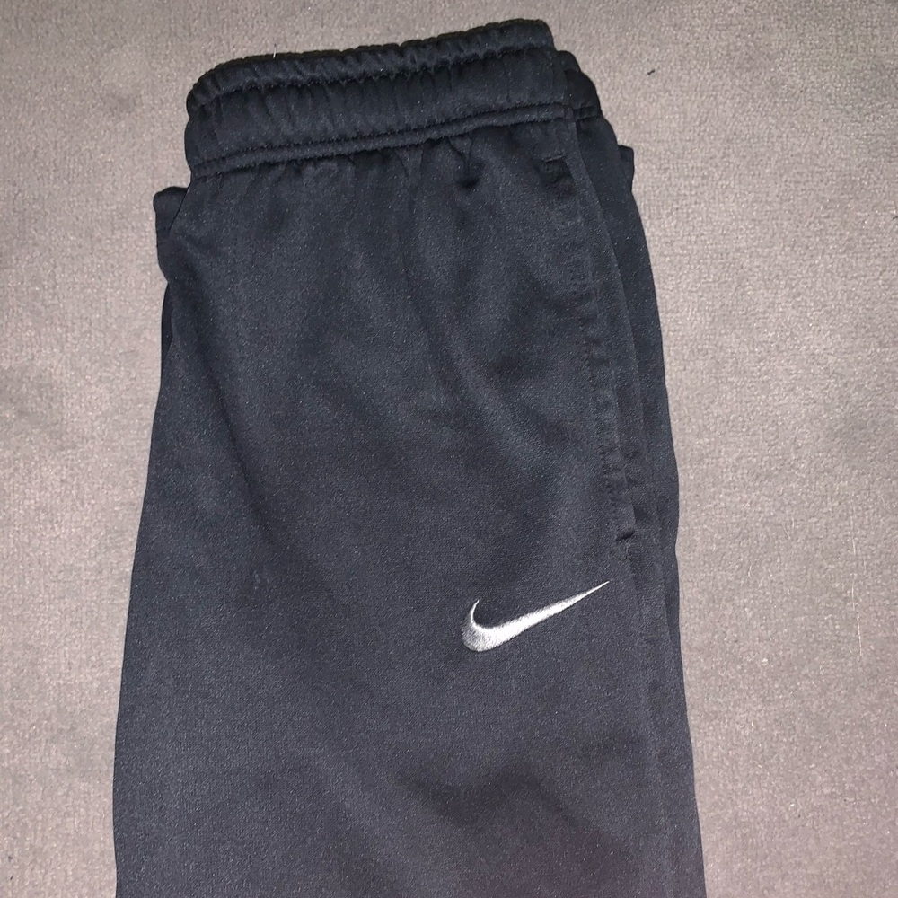 Black nike sweats